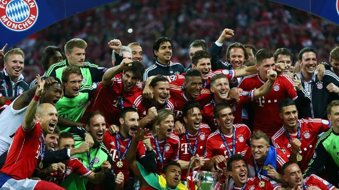 fc_bayern_munchen_celebrate.jpg